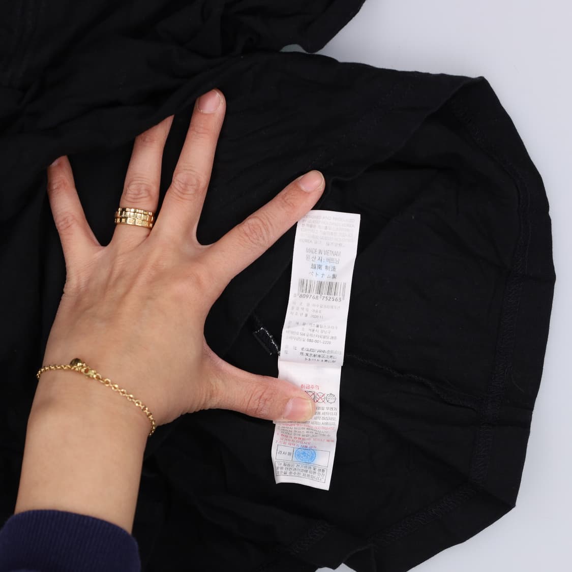 XL 게스 삼각로고 반팔티 0325H1 상품이미지4