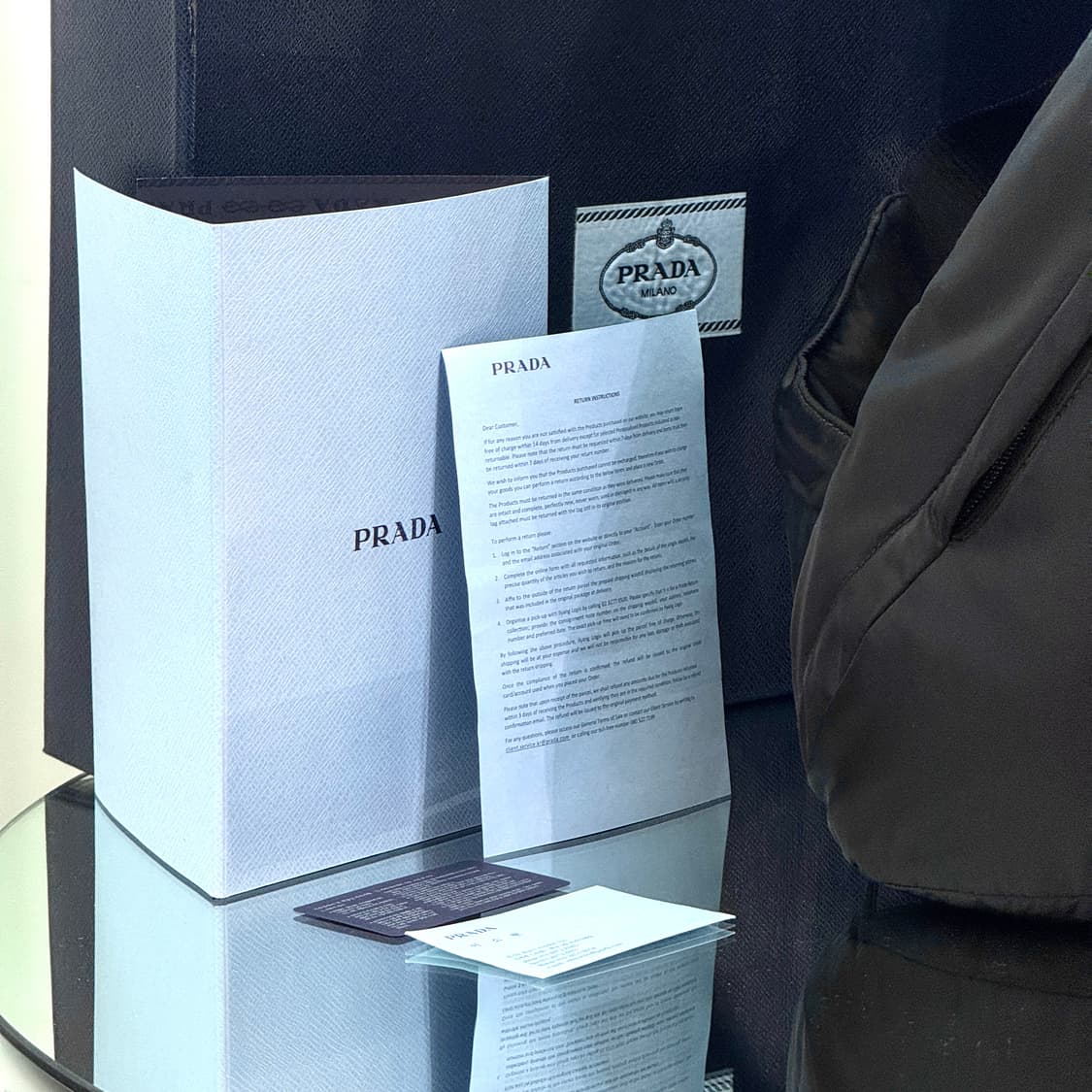 [정품] 프라다 삼각로고 리나일론 레더 슬링백 2VZ092 상품이미지5