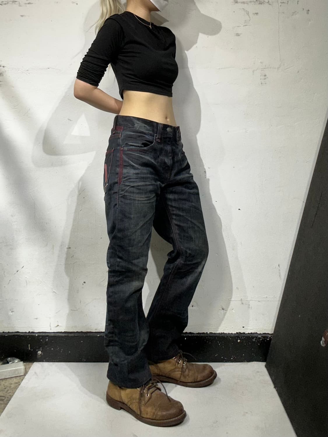 에비수 흑청 레드 로고 다이콕 워싱 데님 팬츠   상품이미지2