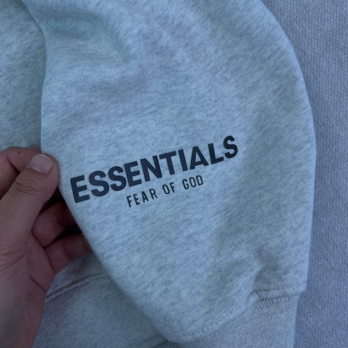 100 피오갓 에센셜 반집업 크림 맨투맨 상품이미지4