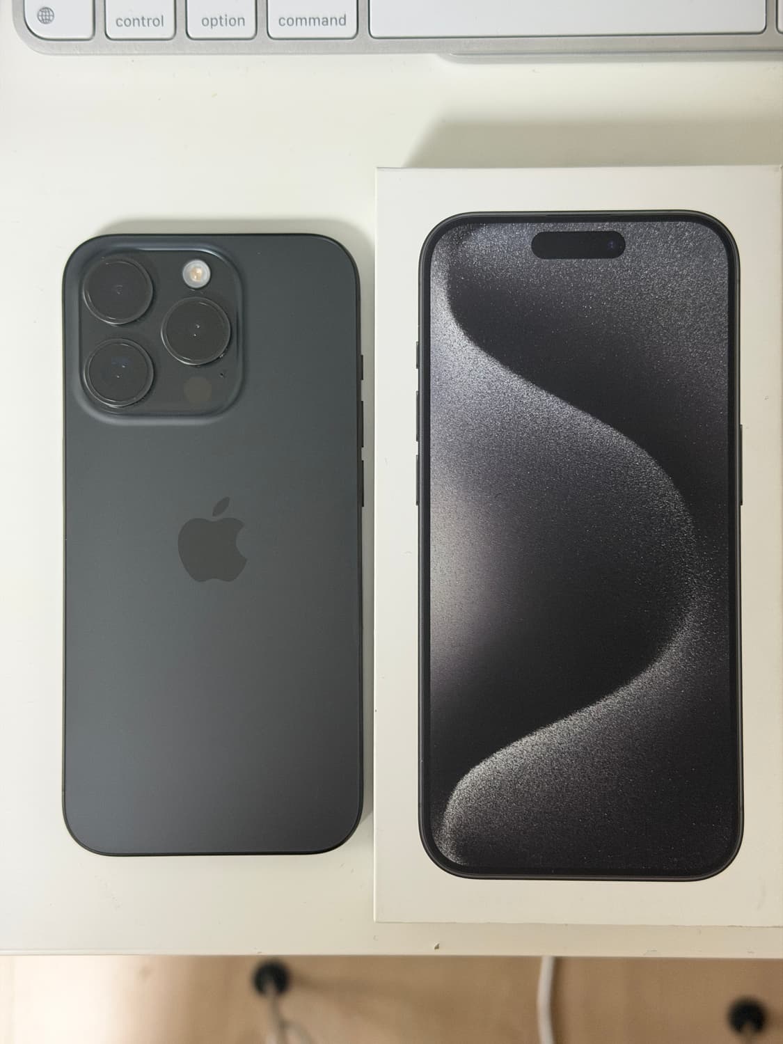 아이폰 15pro 256 블랙 상품이미지1