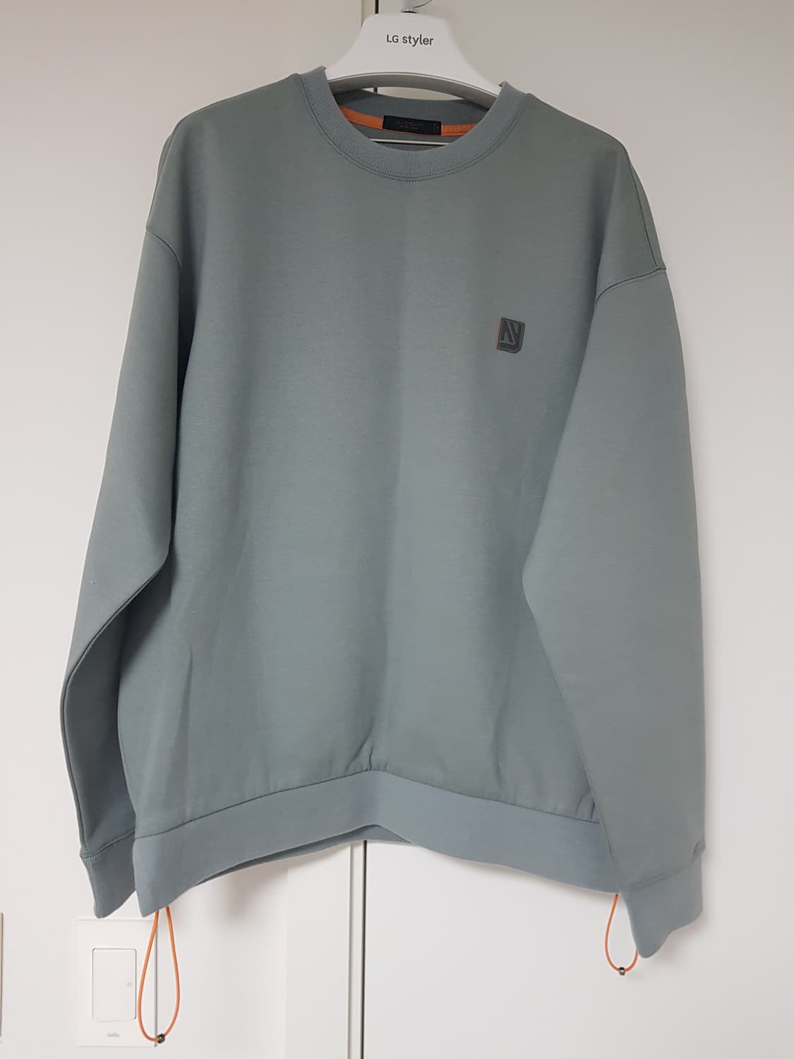 M) 질스튜어트뉴욕 브롱스 백로고 스트링 맨투맨 상품이미지1