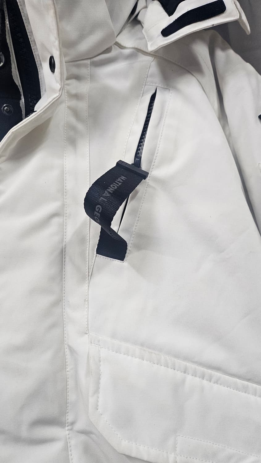 281 내셔널지오그래픽 화이트 후드 패딩 90 상품이미지6