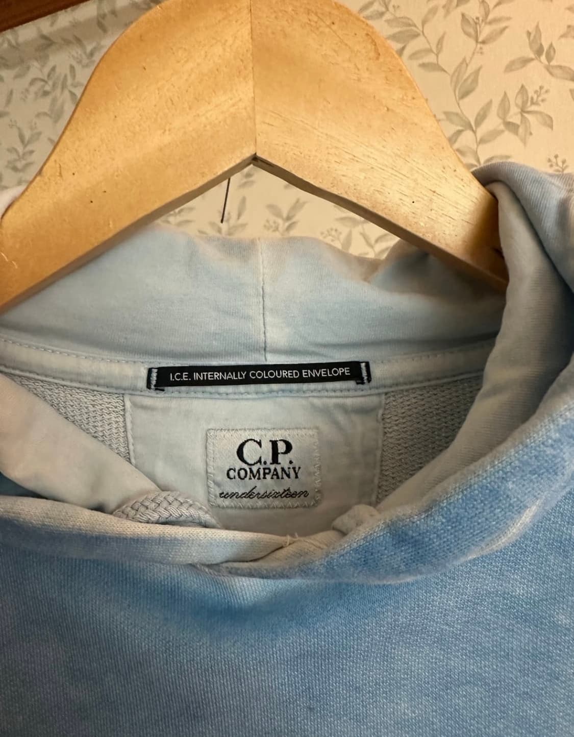 C.P. Company 하늘색 후드티 (90-95) 22FW 상품이미지4