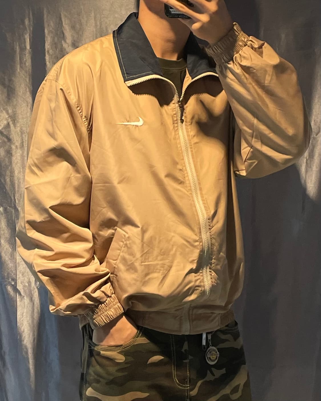 L 나이키 빅로고 스우시 베이지 바람막이 상품이미지2