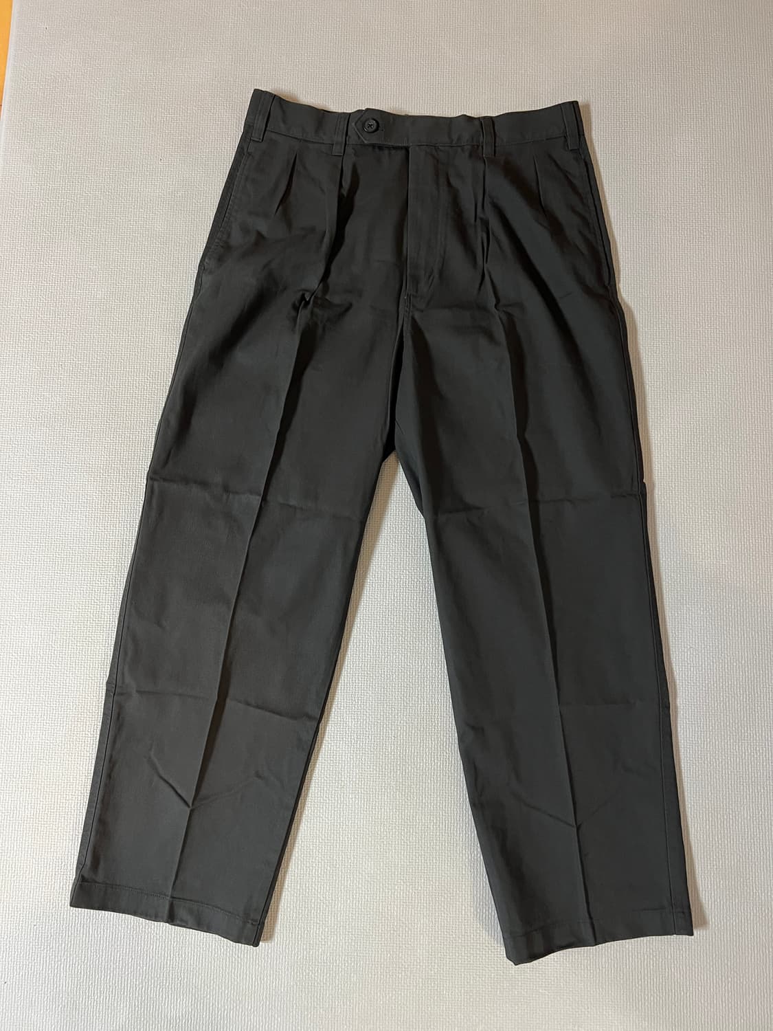 무료배송 - 새제품 유니클로 U 투턱 와이드팬츠(차콜) 36 상품이미지1