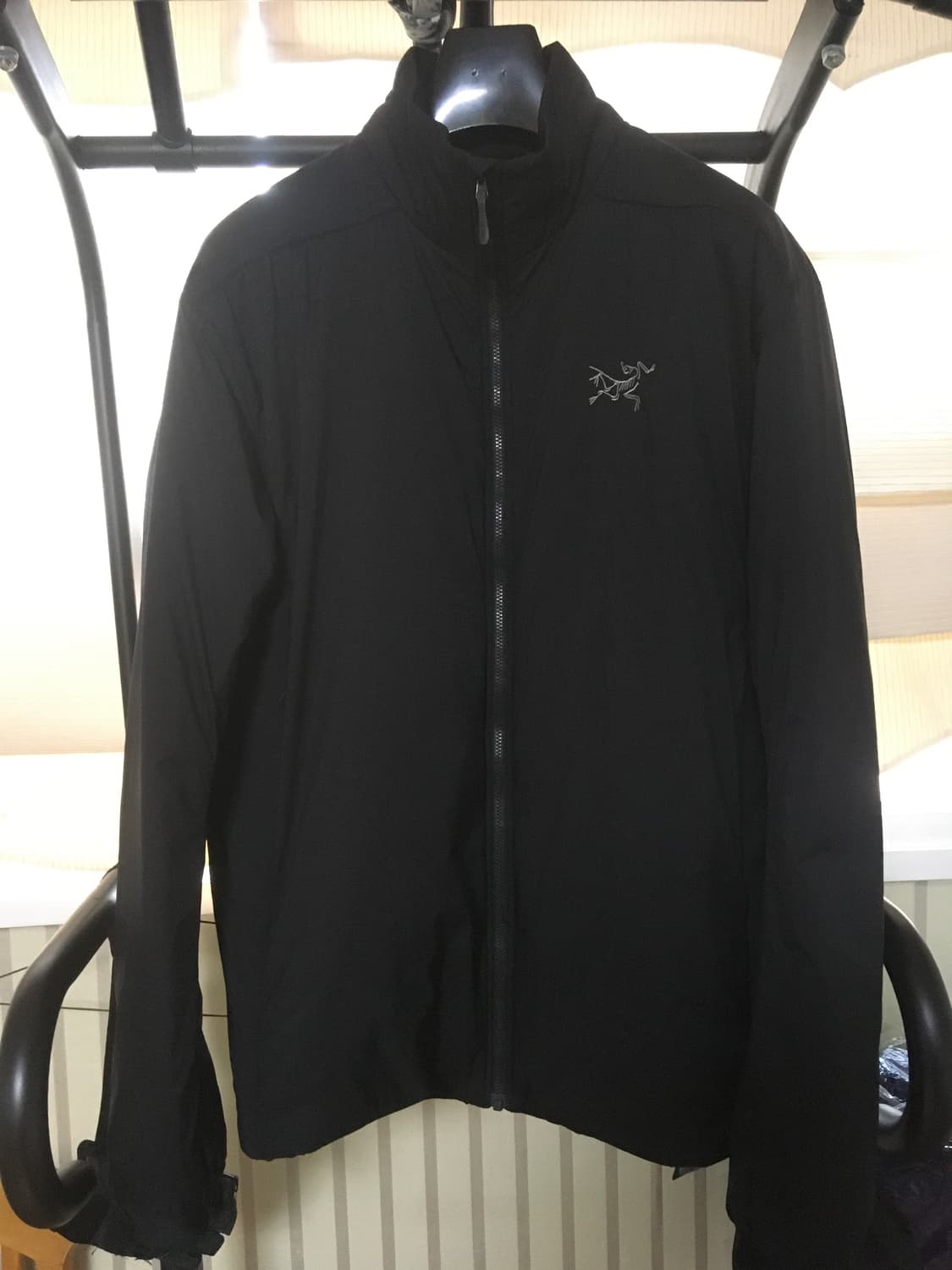 아크테릭스 FW25 아톰SV 자켓 블랙 판매합니다  상품이미지3