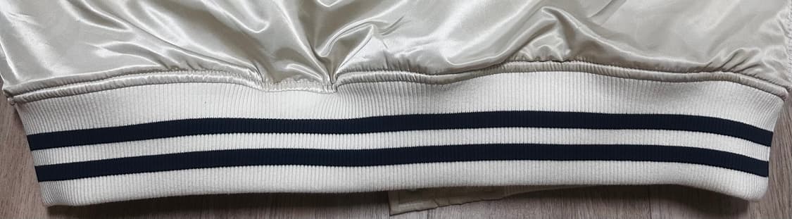 베이프 솔리드 카모 NYC 로고 나일론 바시티 블루종 자켓 아이보리 상품이미지4