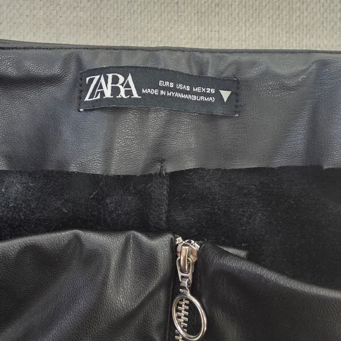 [26] 자라 인조가죽 미니팬츠 페이크 레더 숏팬츠 1231J 상품이미지4