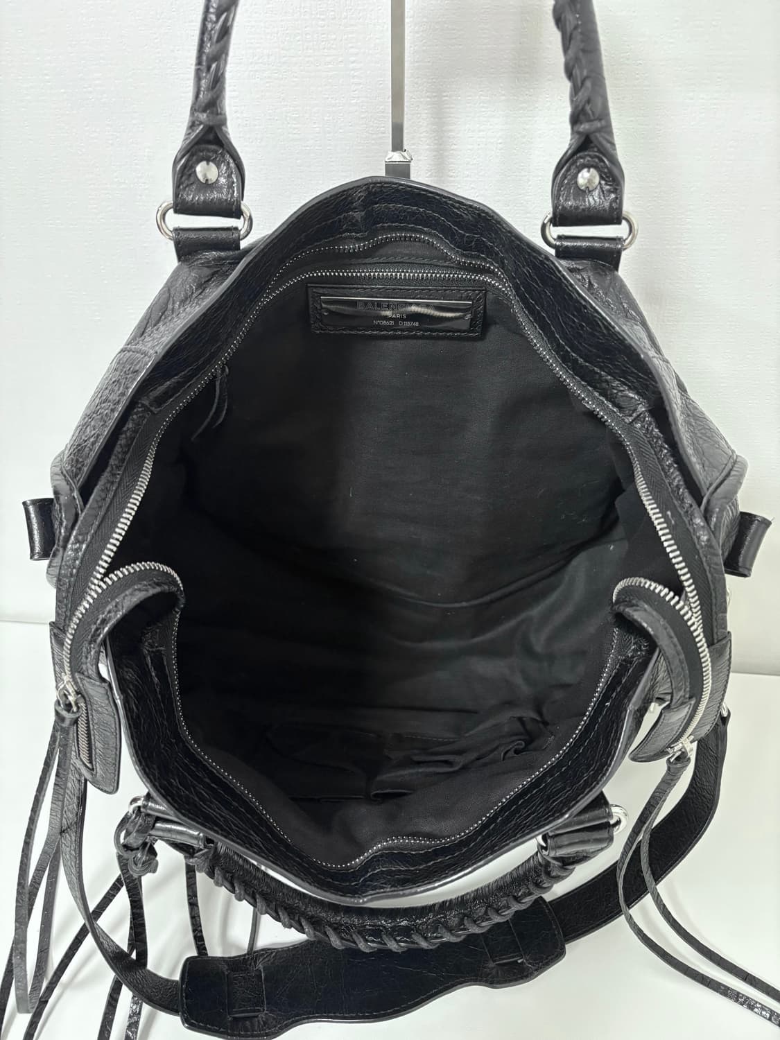발렌시아가 시티 모터백 블랙 상품이미지10