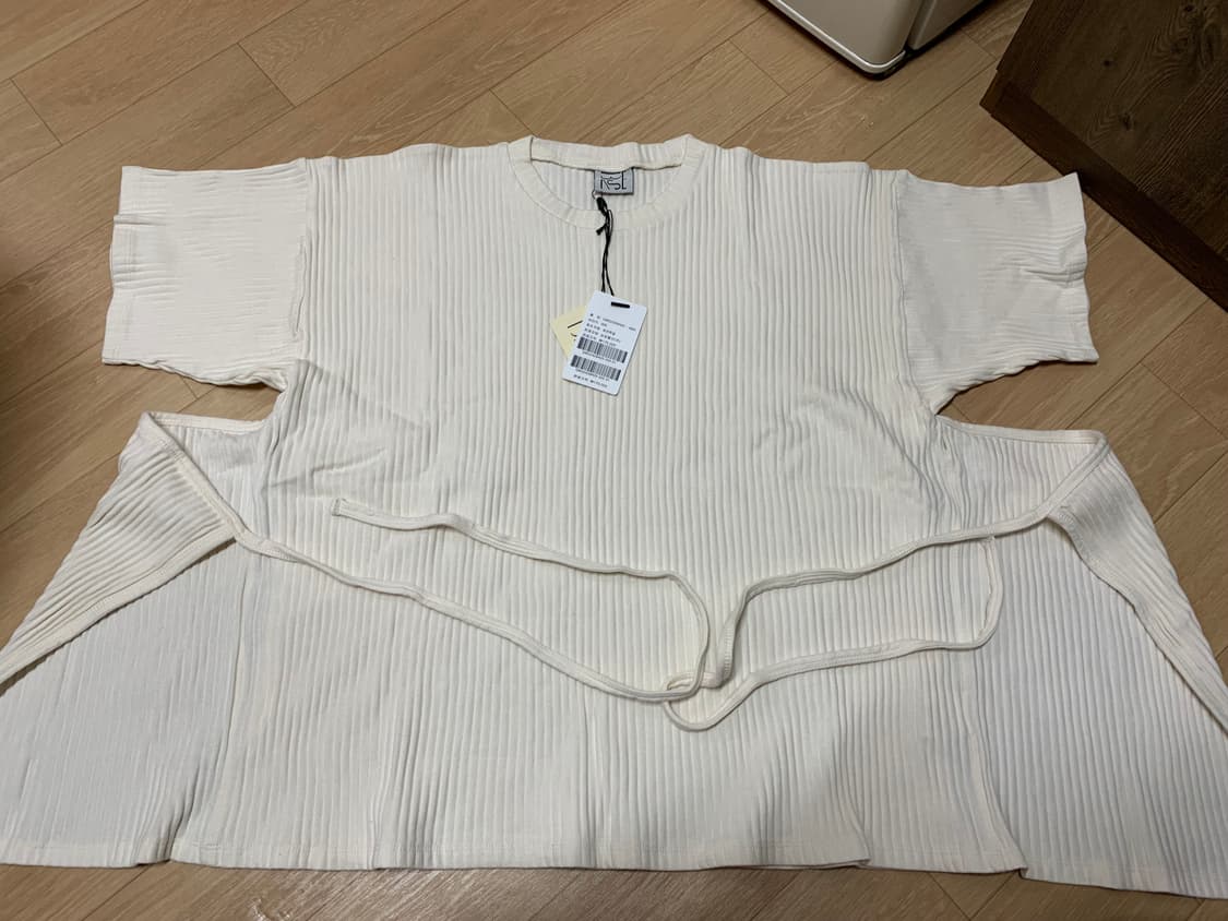 베이스레인지 shaw 반팔 아이보리 새상품 상품이미지3