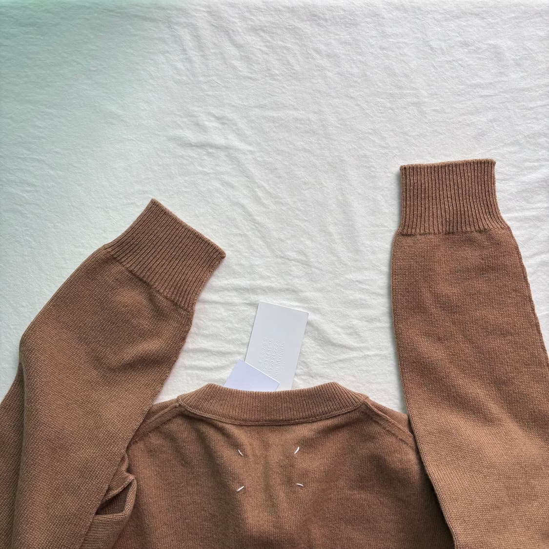 [L] 마르지엘라 캐시미어 브이넥 니트 카멜 상품이미지3