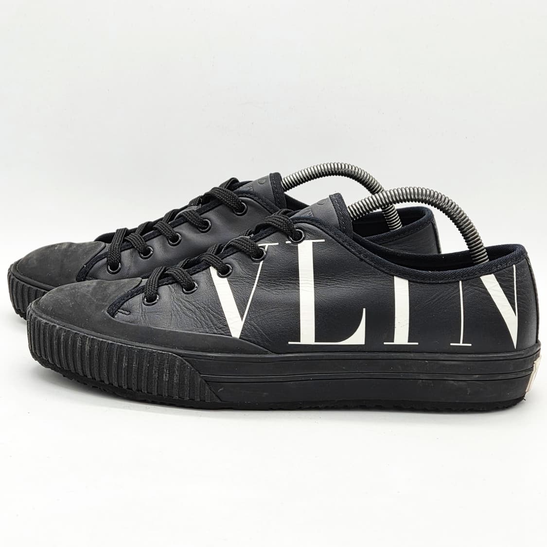  발렌티노 레더 로우탑 스니커즈 블랙 (43)   상품이미지1