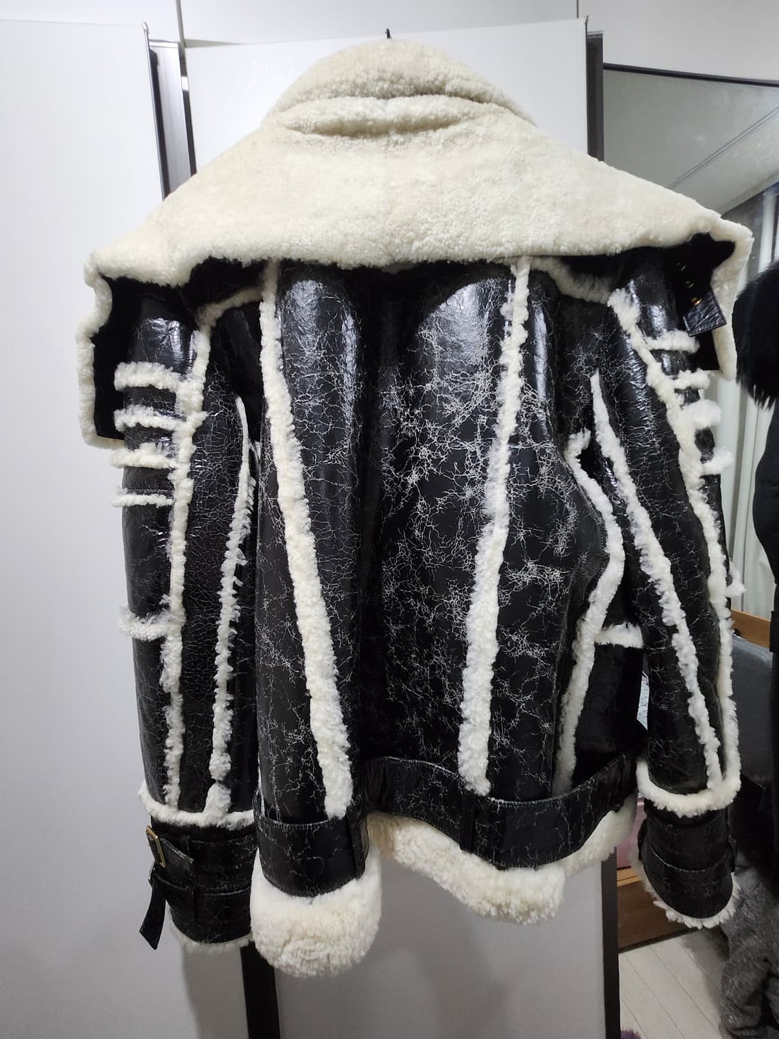 발망 컬렉션 무스탕 팝니다 루이비통 구찌 프라다 발렌시아가 상품이미지4