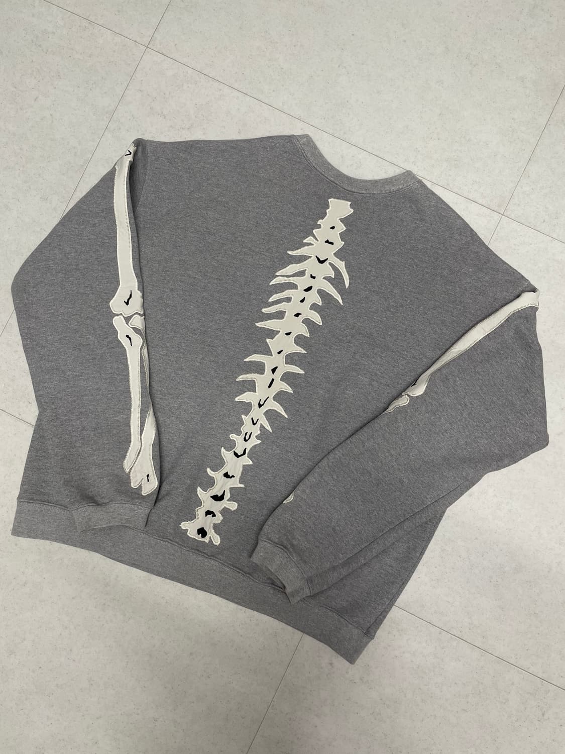 [M] 블랙아웃 본 스웻셔츠 상품이미지2