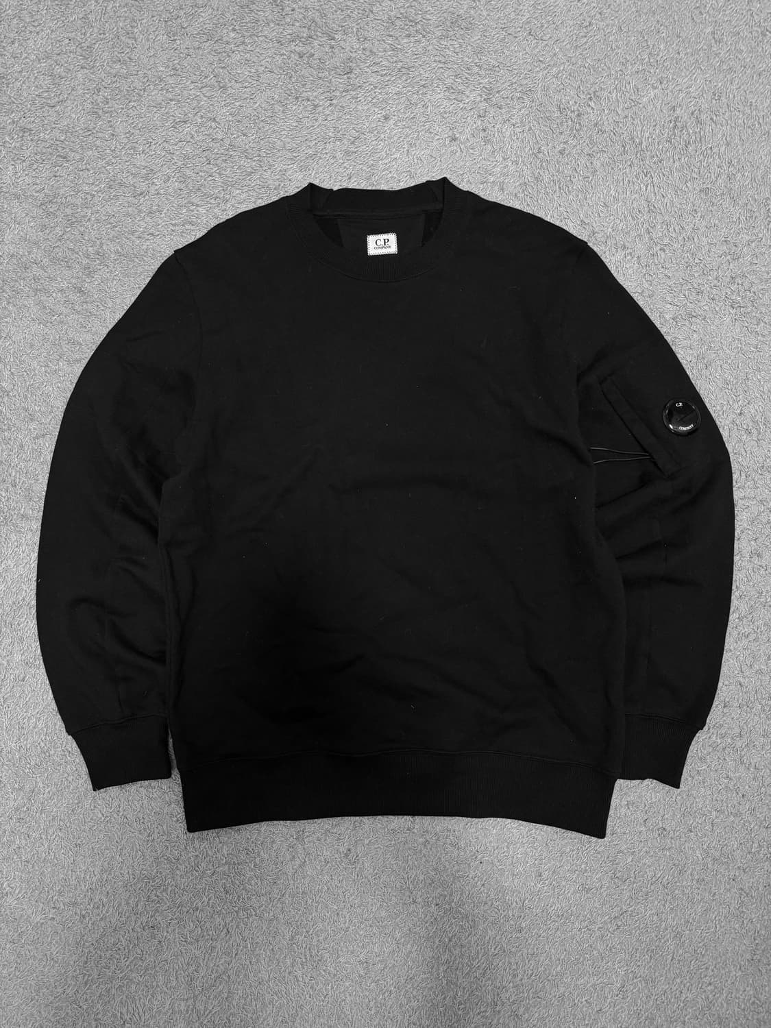 씨피컴퍼니 렌즈 와펜 맨투맨 상품이미지1