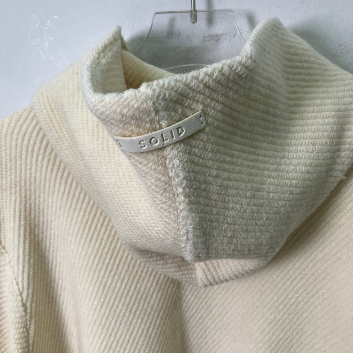솔리드옴므 아이보리 니트 오버핏 후드 상품이미지3