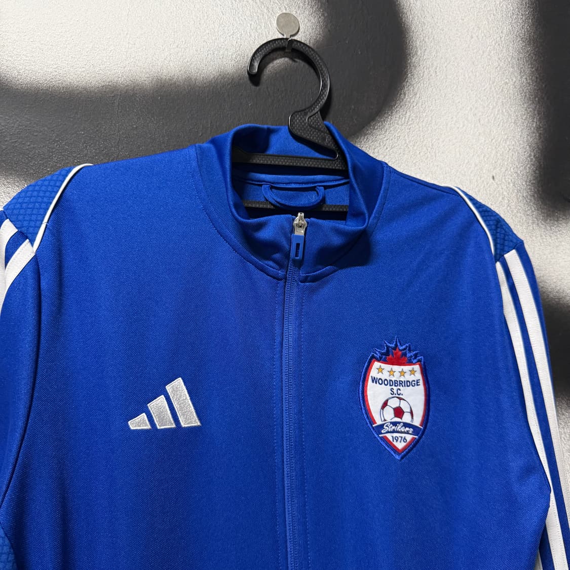 아디다스 올드스쿨 에어로레디 슬림핏 패치 싸커 집업 져지 상품이미지3