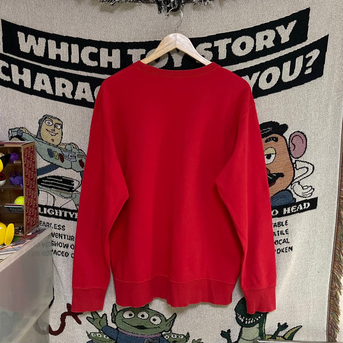 유니클로 UT 스타워즈 레드 맨투맨 스웻셔츠 상품이미지3