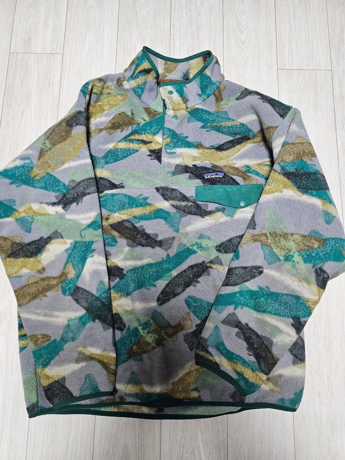 파타고니아 신칠라 연어 L 사이즈 상품이미지1