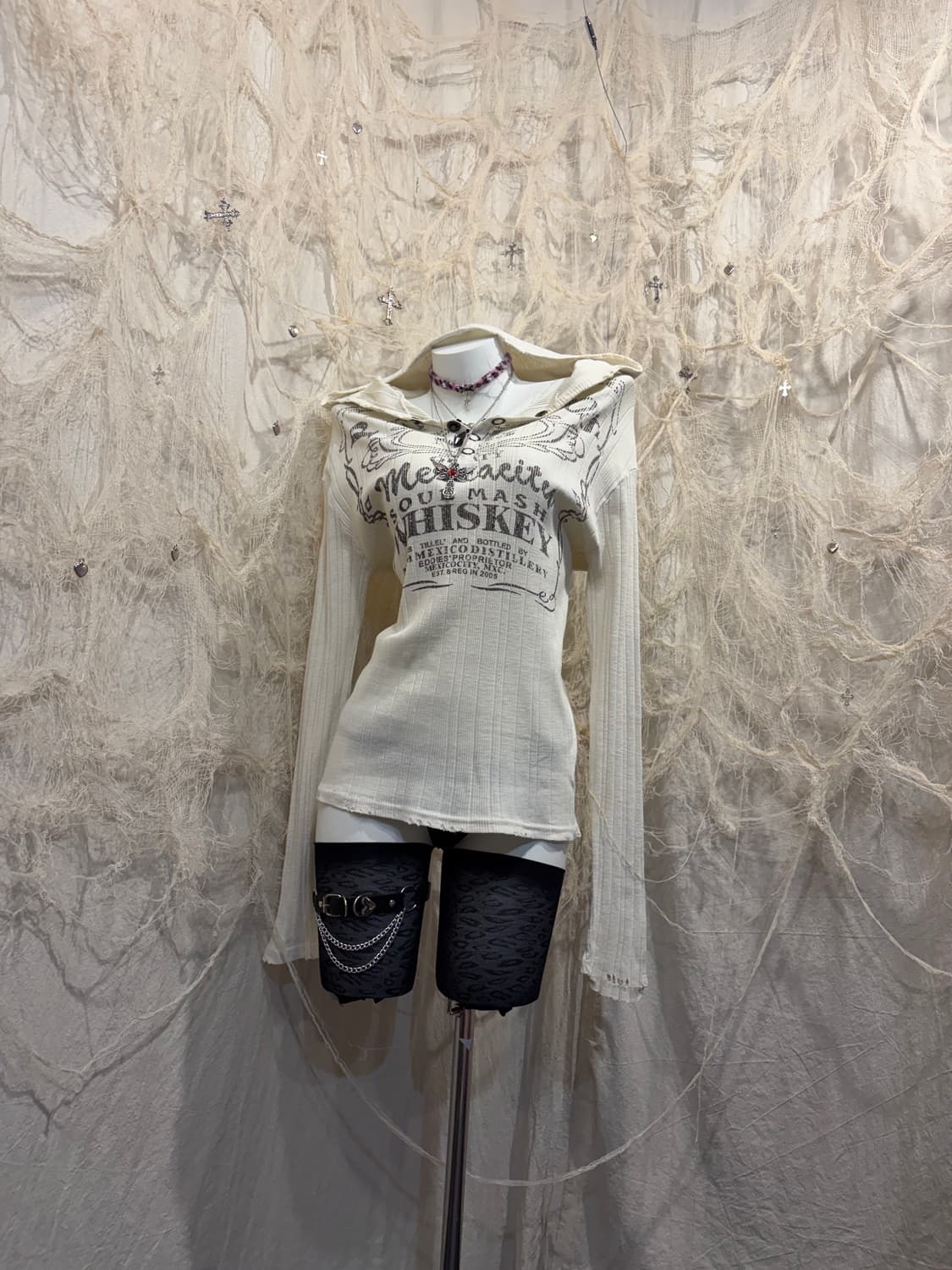 Grunge damage eyelet hood long sleeve 상품이미지4