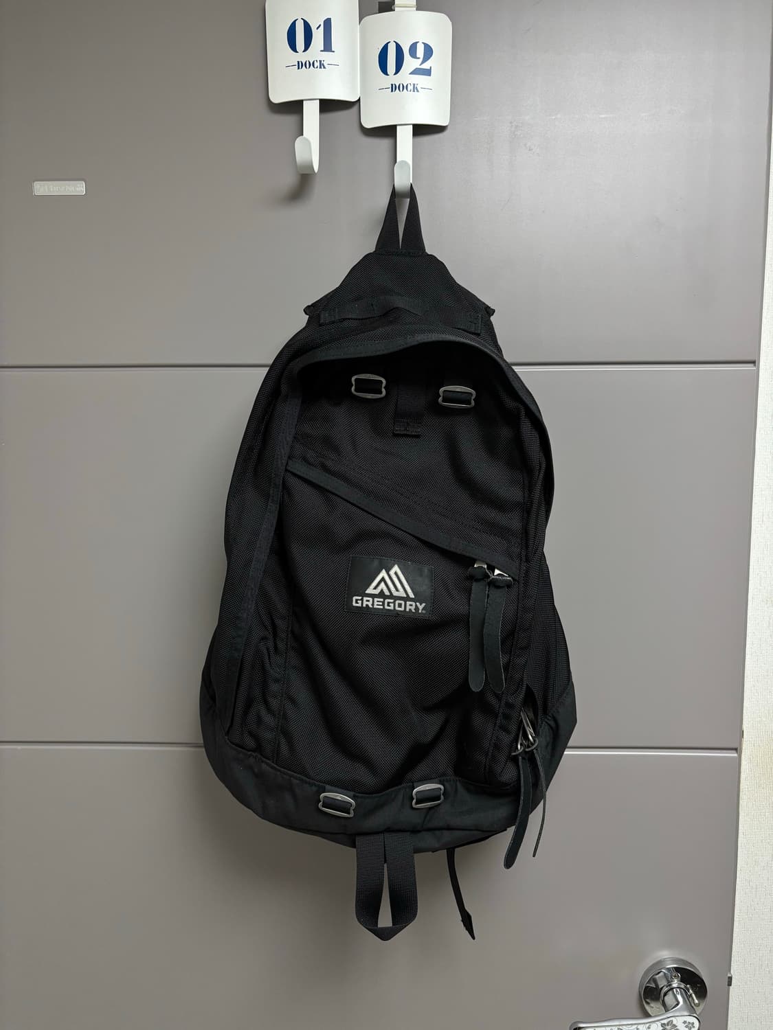 그레고리 백팩 블랙 상품이미지1