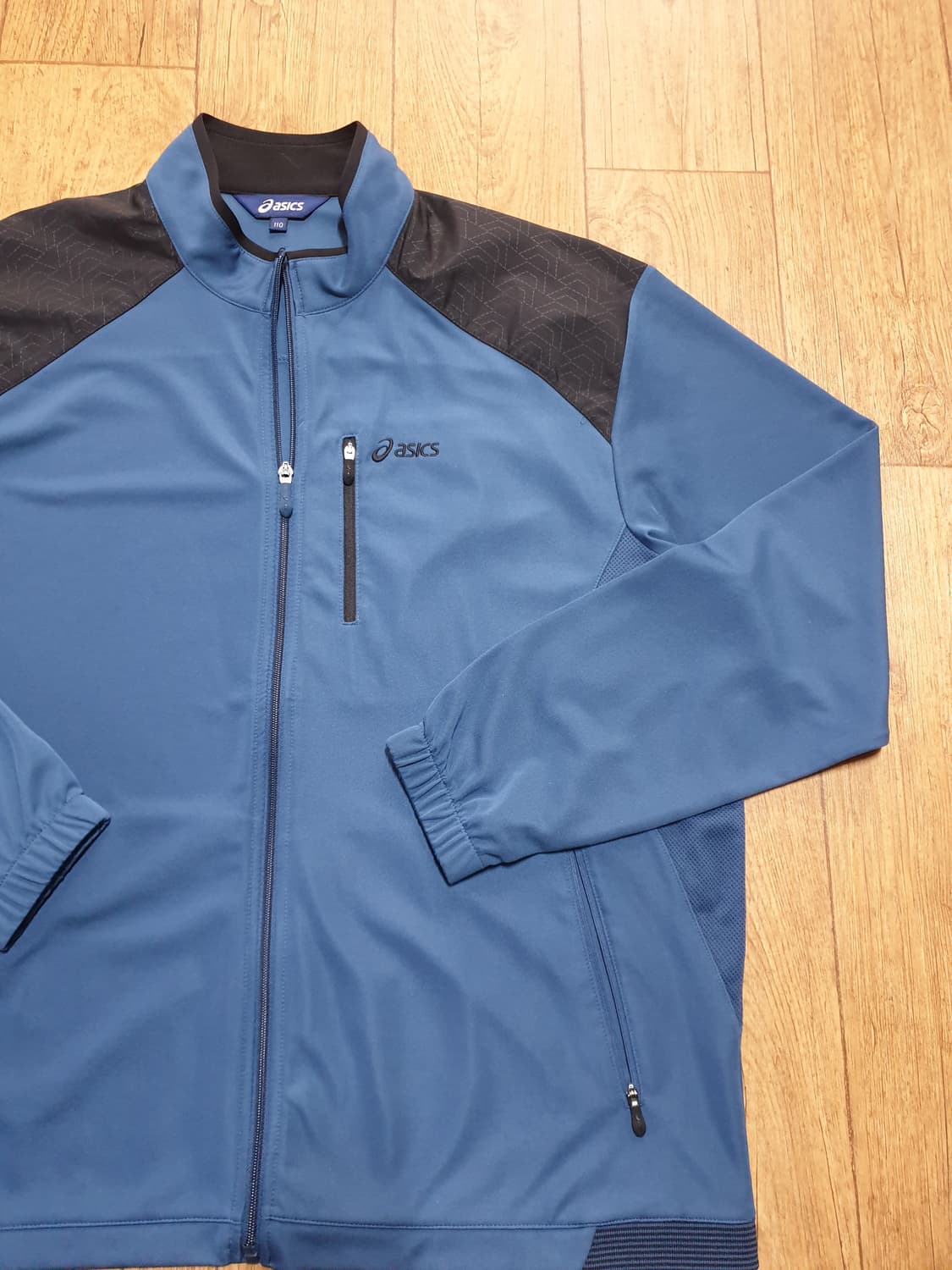 1067 아식스  운동복 집업 120 사이즈입니다 상품이미지3