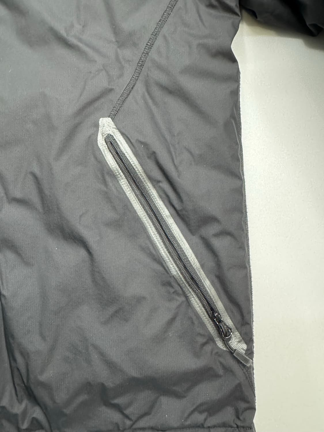 N.Hoolywood 엔할리우드 x 마운틴하드웨어 패딩봄버 36 상품이미지4