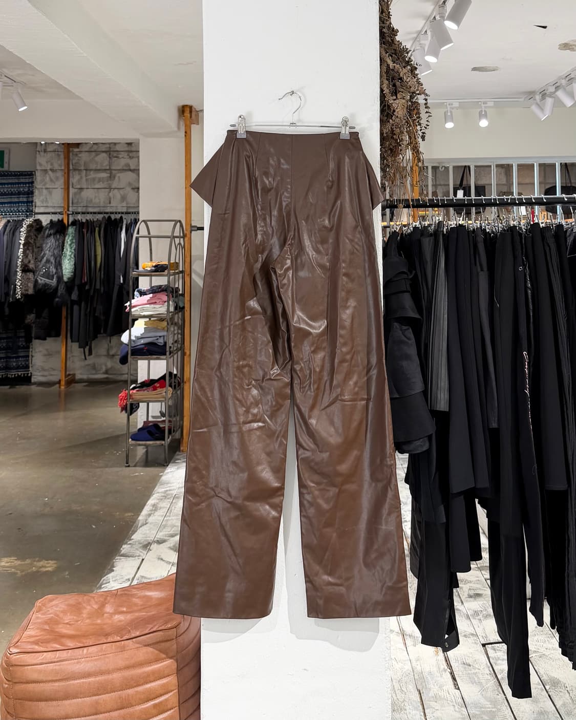 알렉산드르 아흐하카츠시빌리 브라운 fw20 레더 랩스타일 팬츠 상품이미지6