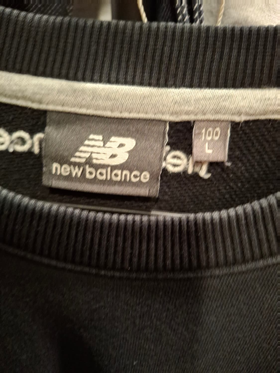 (마지막특가) 뉴발란스 맨투맨 블랙 L 상품이미지2