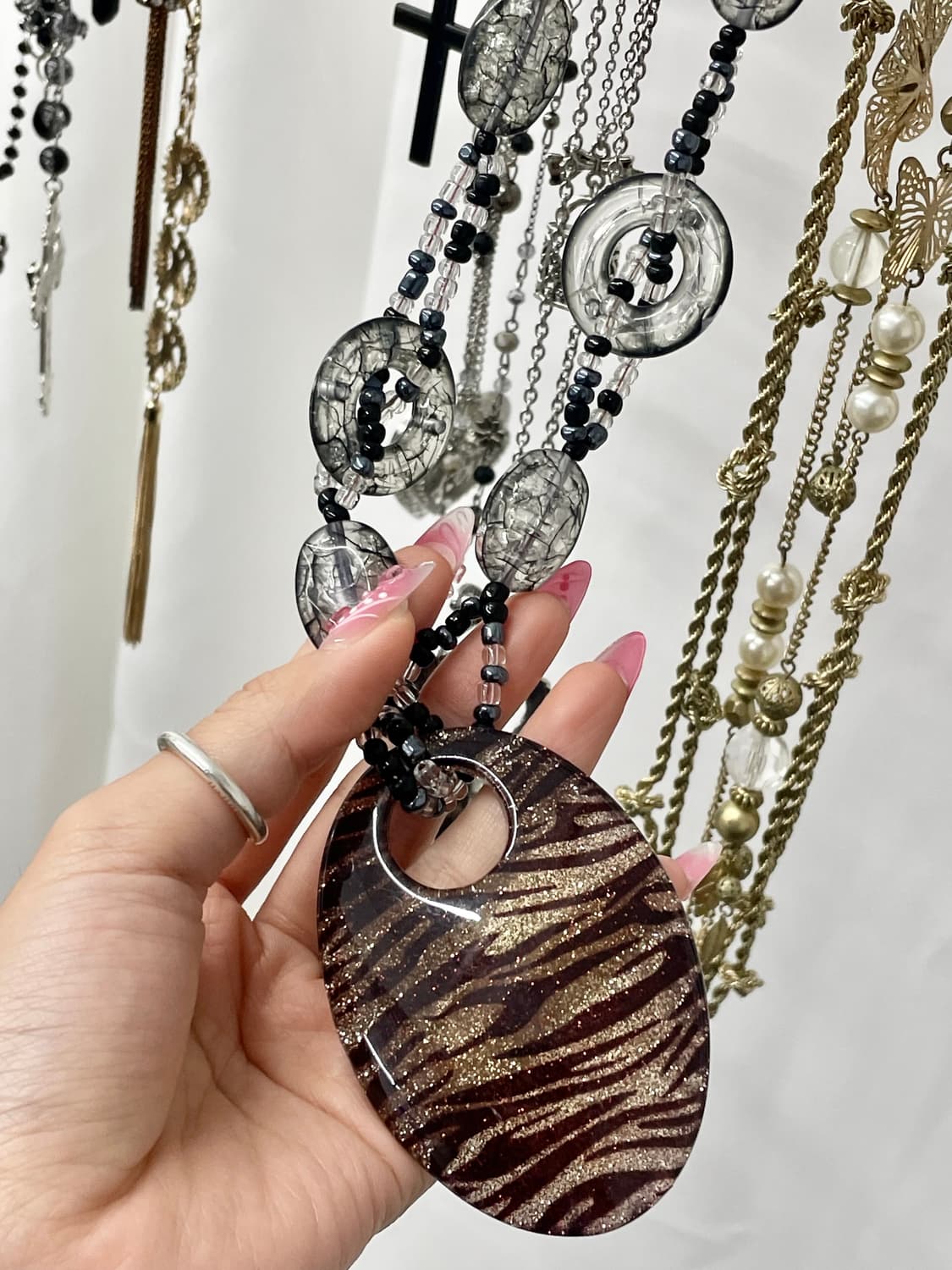 y2k 지브라 비즈 글리터 롱 네크리스 상품이미지2