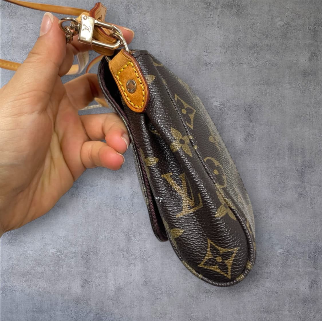 루이비통 모노그램 페이보릿 MM 숄더 겸 크로스백 상품이미지3