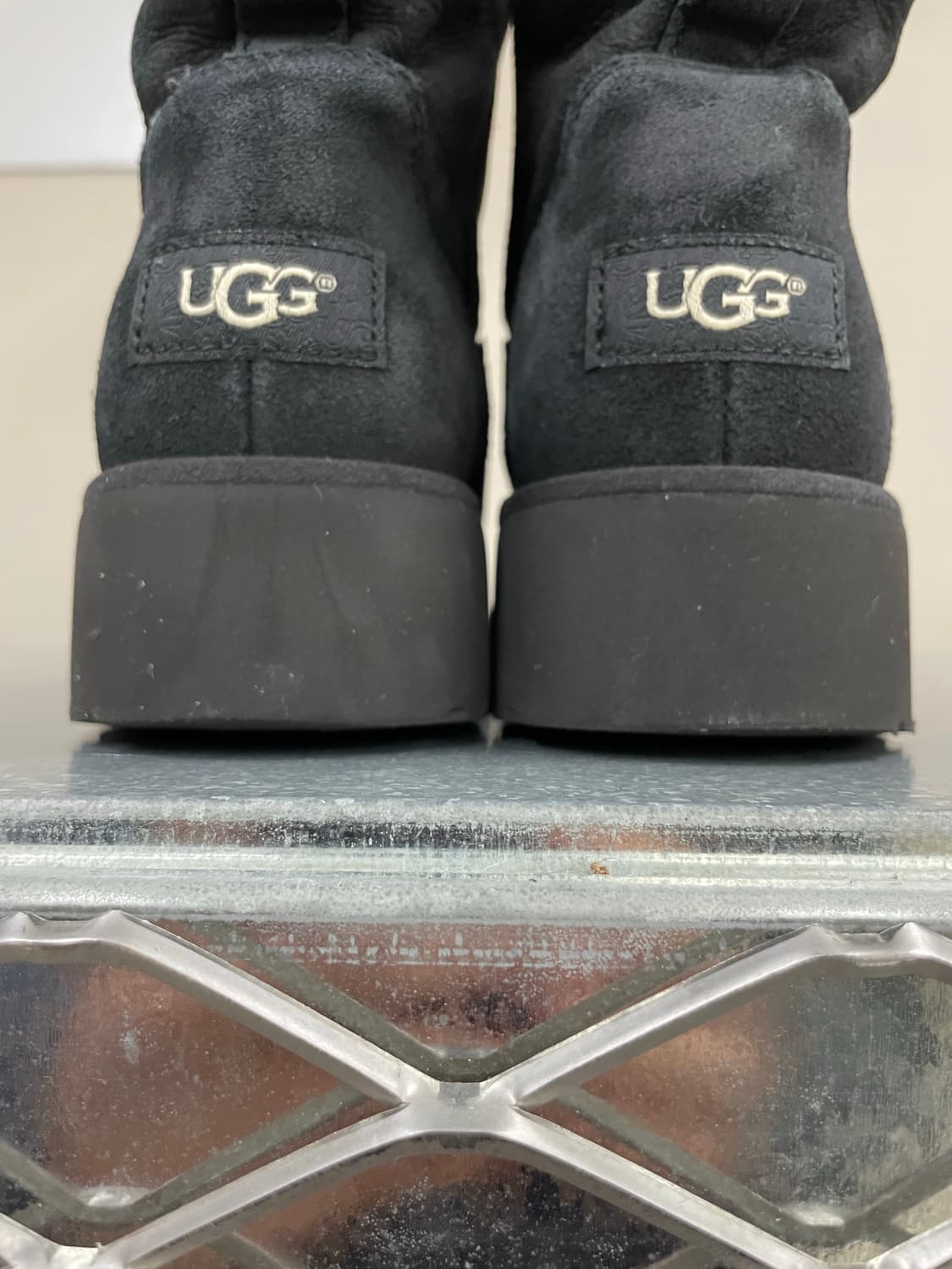 어그 스웨이드 부츠 블랙 235 상품이미지9