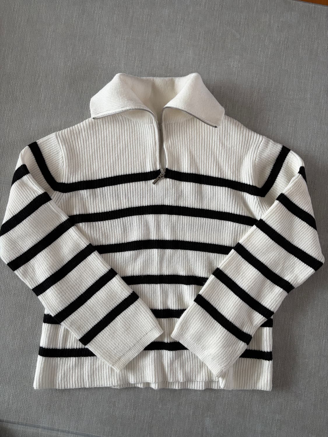 미쏘 스트라이프 카라 반집업 니트 상품이미지1