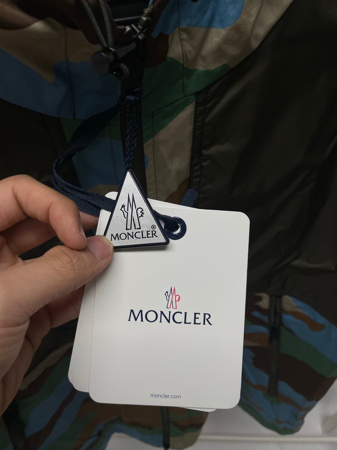 [새상품급/택구성] 몽클레어 쿤데 카모플라쥬 후드 바람막이 자켓 [4] 상품이미지3