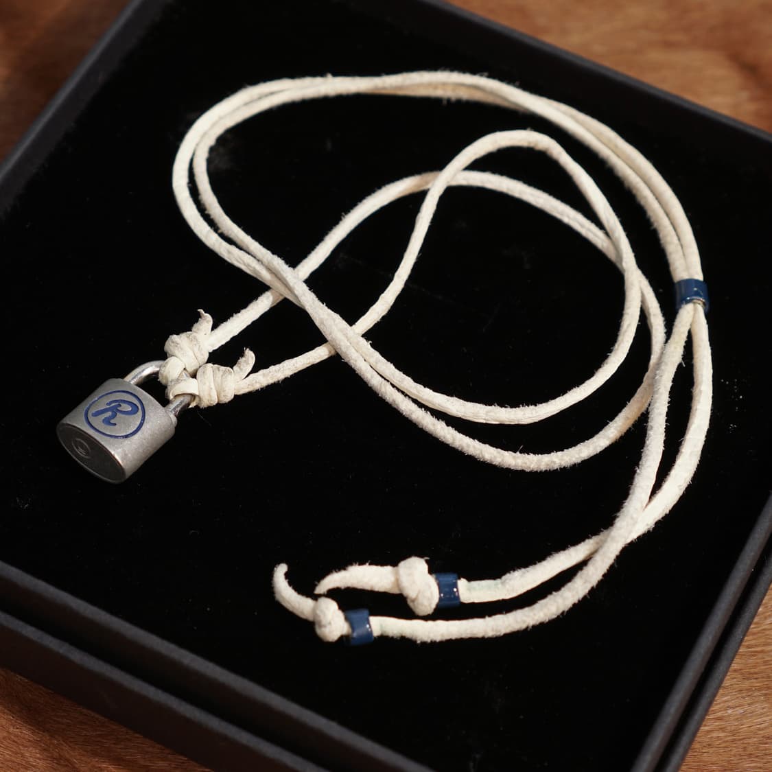 언더커버 16AW 자물쇠 목걸이 상품이미지3