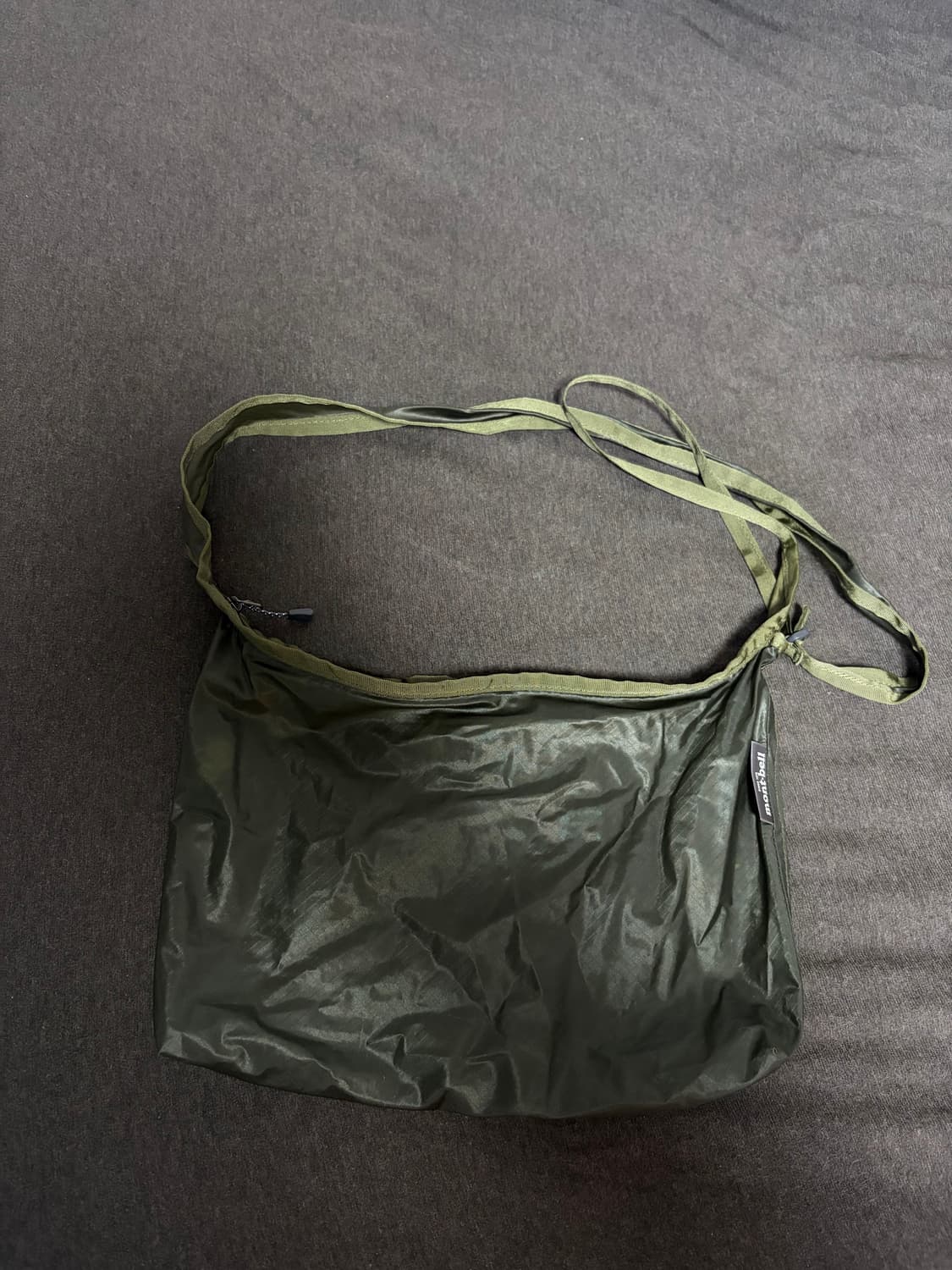 몽벨 UL 모노 숄더백 M 다크 올리브(카키) 상품이미지2