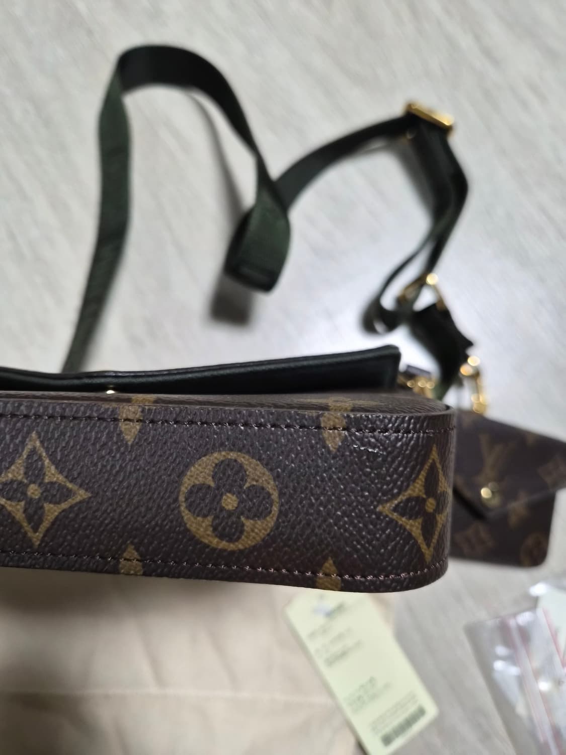 루이비통 팰리시 스트랩앤고 상품이미지4