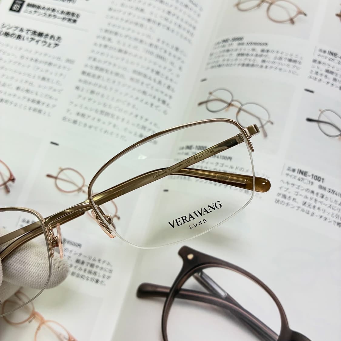VERAWANG 베라왕 반무테 티타늄 스와로브스키 골드 안경 상품이미지2