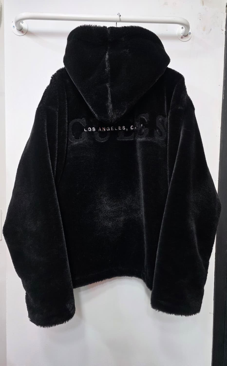 게스 남성 퍼 후드 집업 상품이미지2