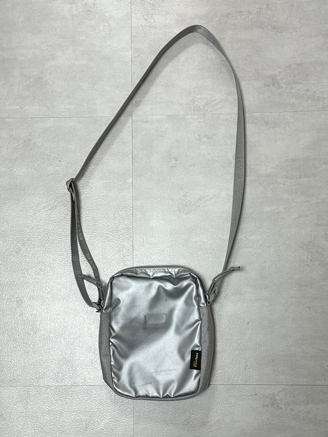 슈프림 숄더백 실버 22fw 상품이미지2