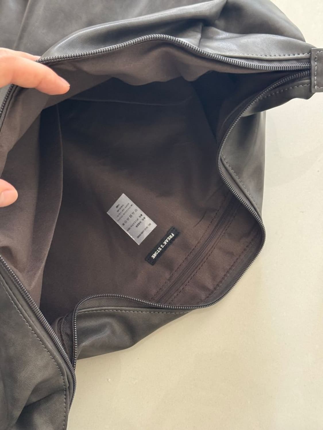 SHOULDER BAG 가죽 스터드 라운드 숄더백 상품이미지8