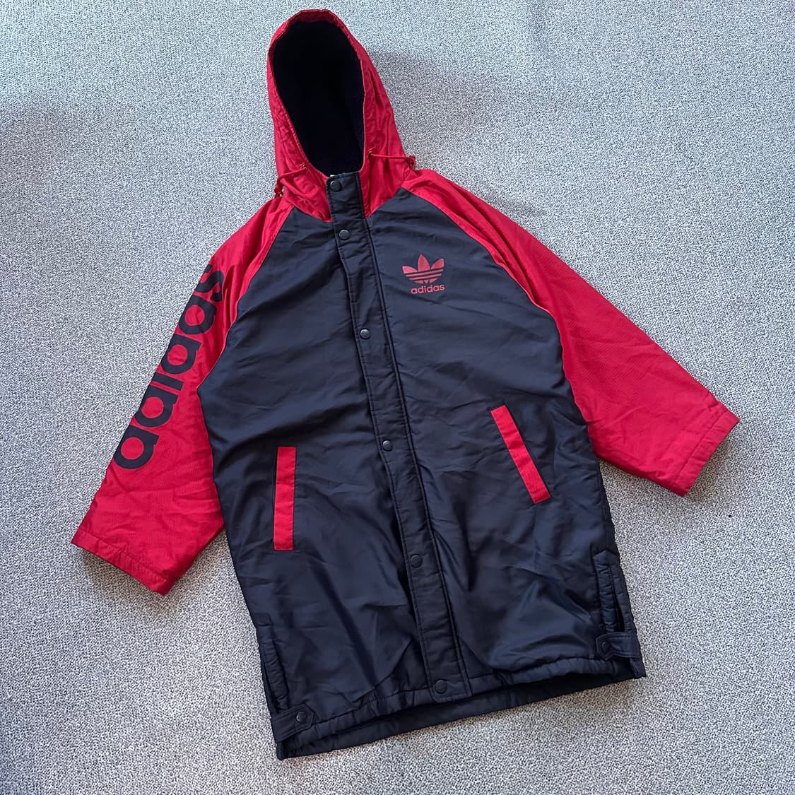 아디다스 1900s 돕바 레드 패딩 상품이미지1