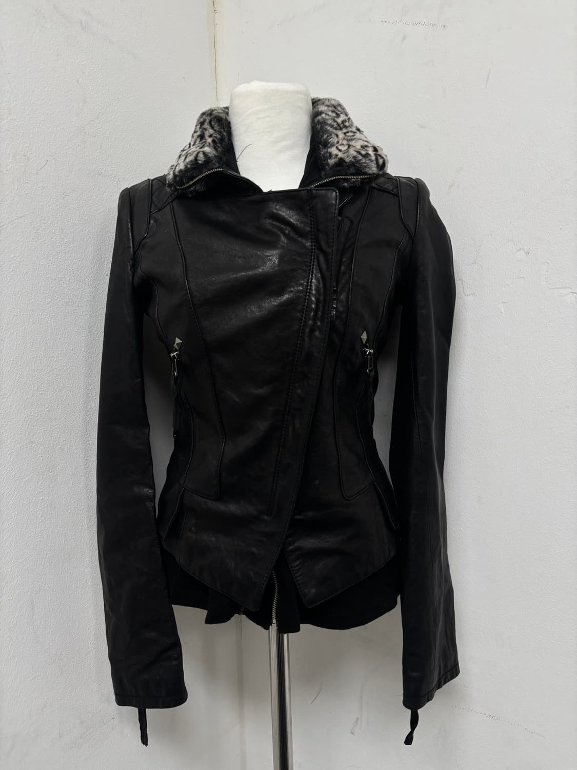 “Vintage” Leopard Detail Black Vest Zip  상품이미지1