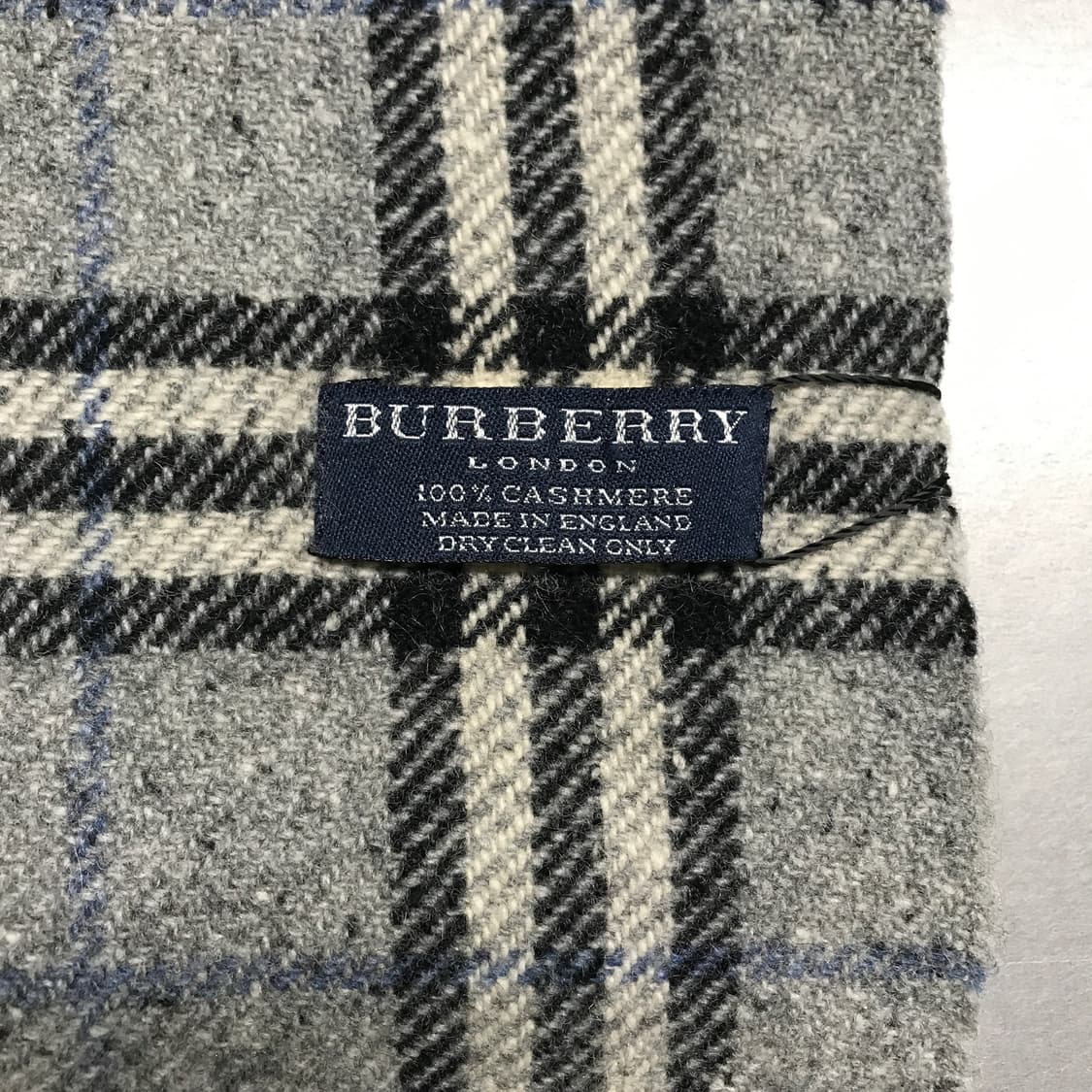 버버리 정품 캐시미어 머플러 그레이 상품이미지4
