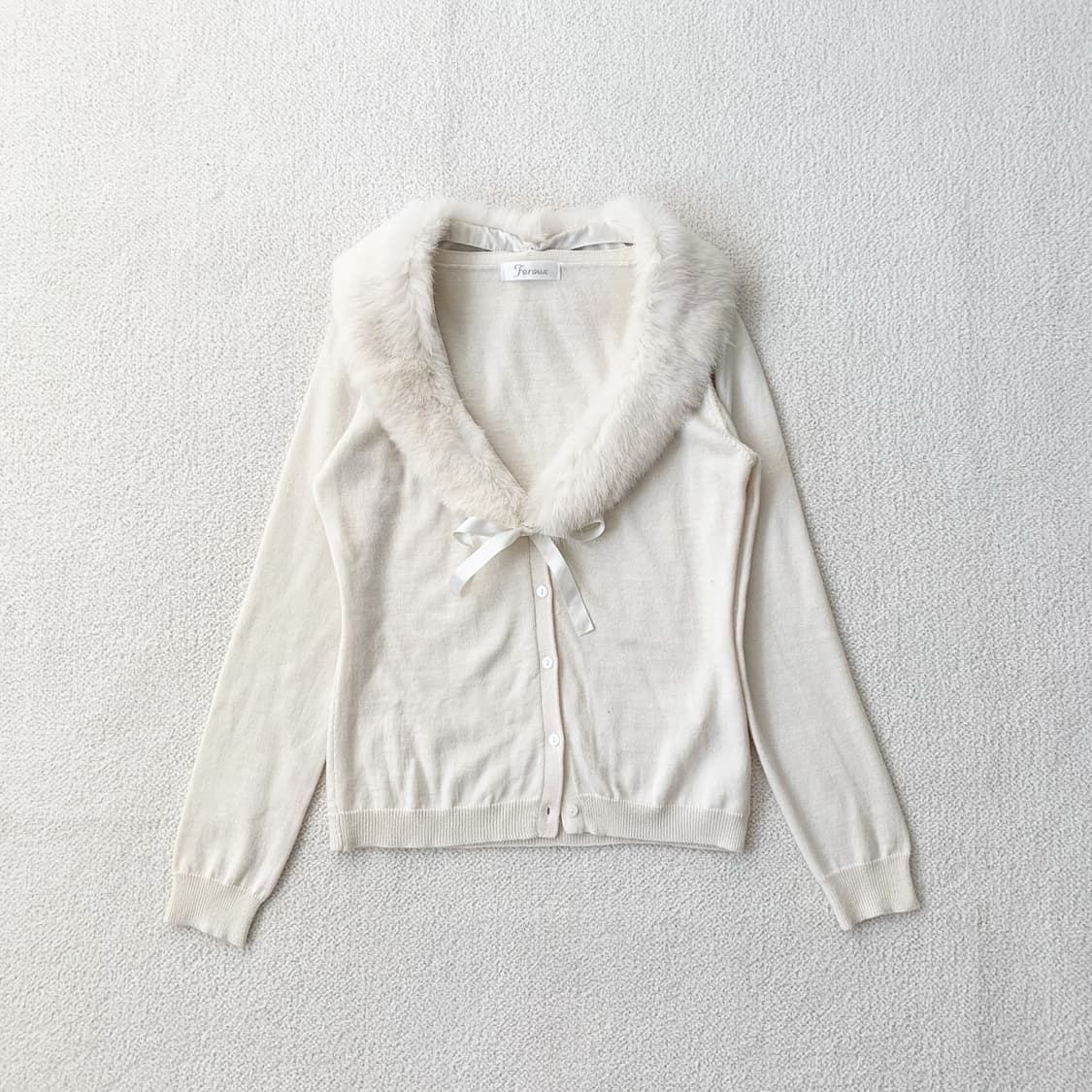 페록스 뮤트아이보리 퍼 리본 가디건 상품이미지1