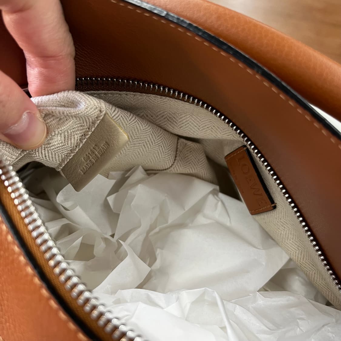 로에베 퍼즐백 라지 탄 (더스트 구성) 상품이미지10