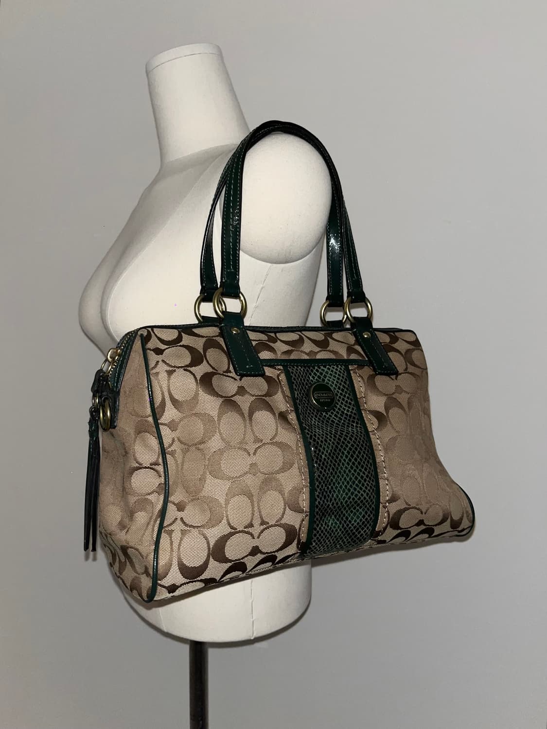 🎉SALE🎉 COACH Green shoulder bag 상품이미지3