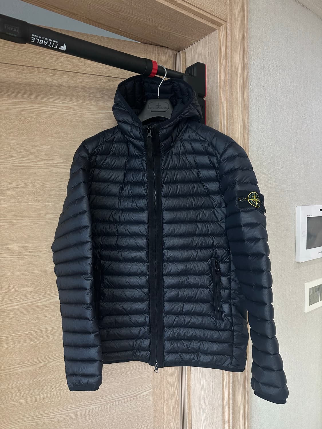 스톤아일랜드 룸우븐 체임버스 경량패딩 M사이즈 다크네이비 거의 새것  상품이미지1