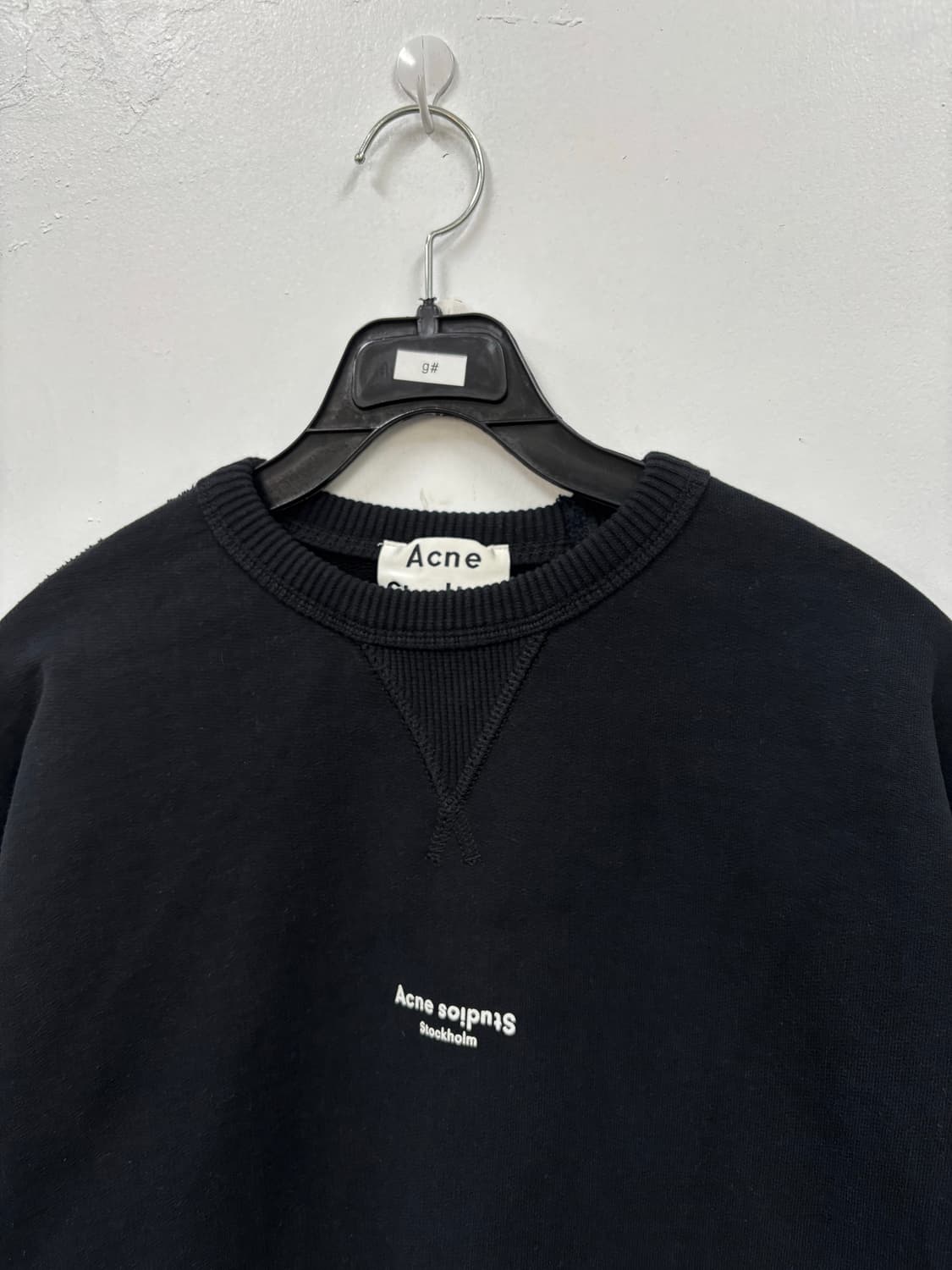 아크네 스튜디오 스톡홀룸 리버스 로고 맨투맨 상품이미지3